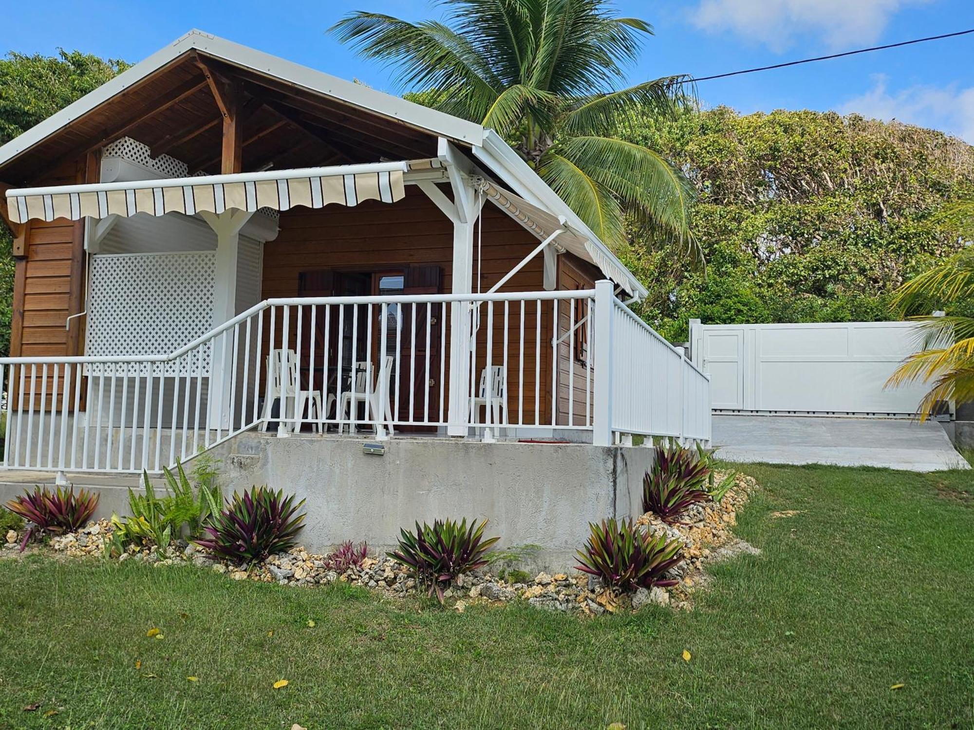 Bungalow Bo Sicrie Le Moule Exterior photo